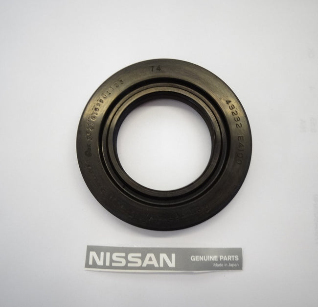 Rear Outer Axle Shaft Wheel Bearing Seal OEM 510 280ZX